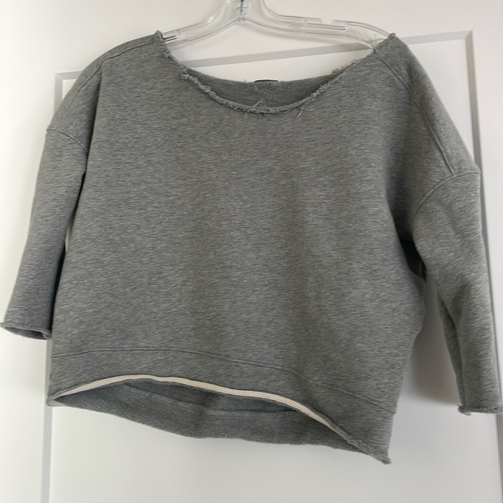 Cropped and distressed Sweatshirt